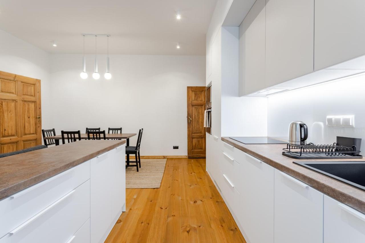 Two Bedroom Very Berry Apartment In Poznan With Desk By Noclegi Renters 외부 사진