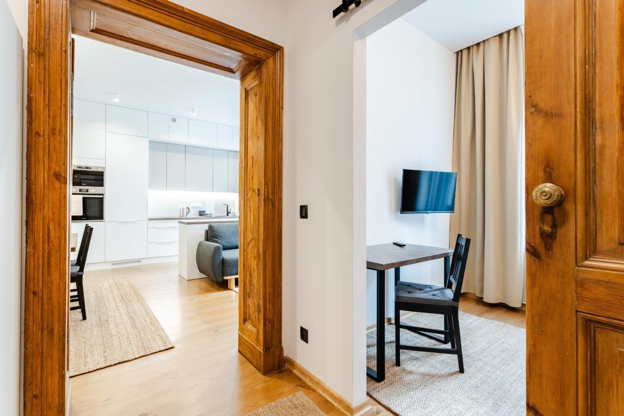 Two Bedroom Very Berry Apartment In Poznan With Desk By Noclegi Renters 외부 사진